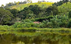 Recanto dos Beija flores, Chalé Lantana c